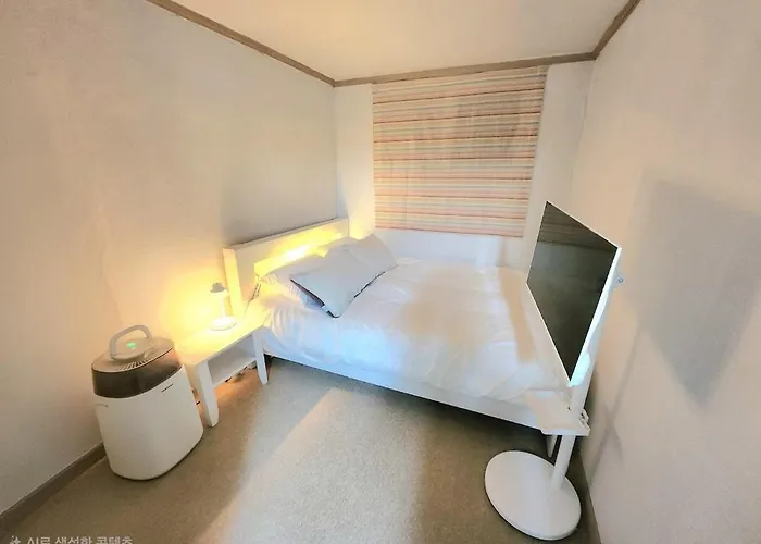 Pupu House Ngam Branch Hongdae Myeongdong Cost-effective Station Area Seoul