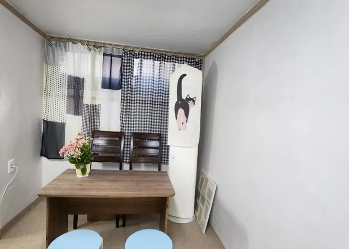Pupu House Ngam Branch Hongdae Myeongdong Cost-effective Station Area *