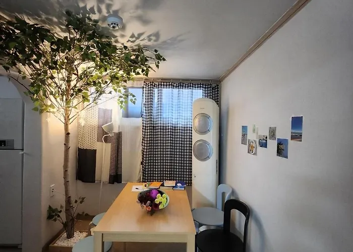 Apartment Pupu House Ngam Branch Hongdae Myeongdong Cost-effective Station Area *